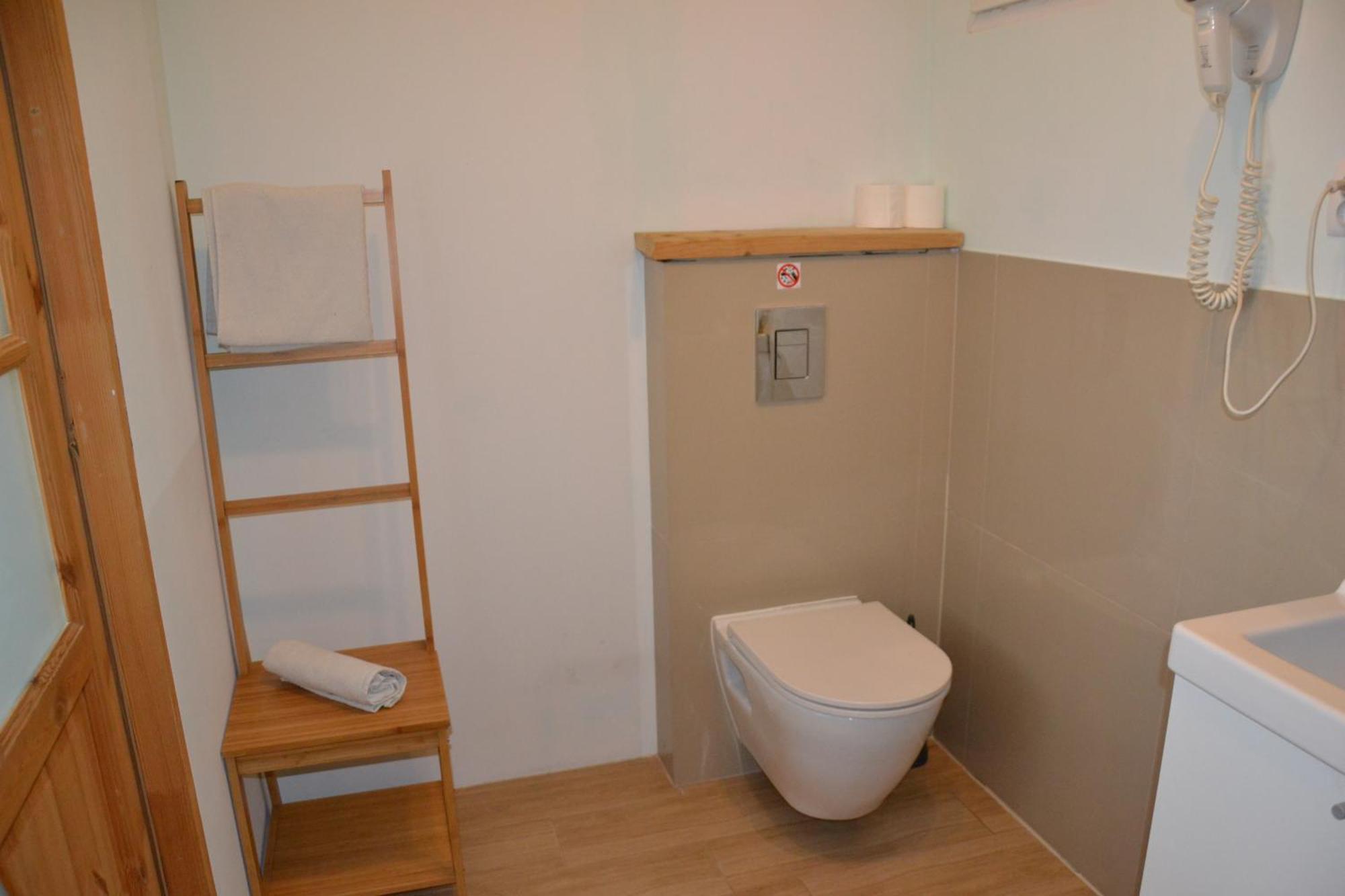 Flores Apartament Kattowitz Exterior foto